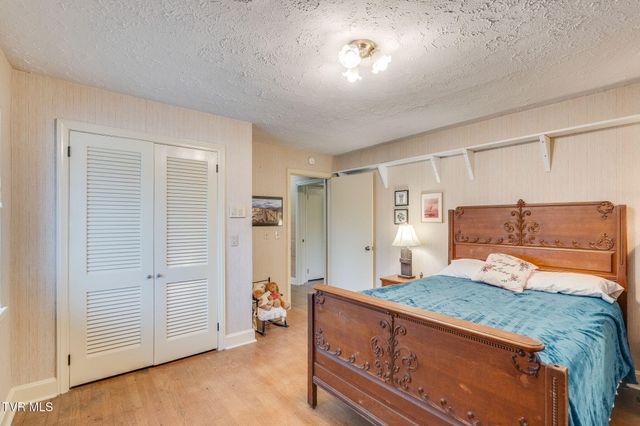706 East Holston Avenue, Johnson City, TN 37601