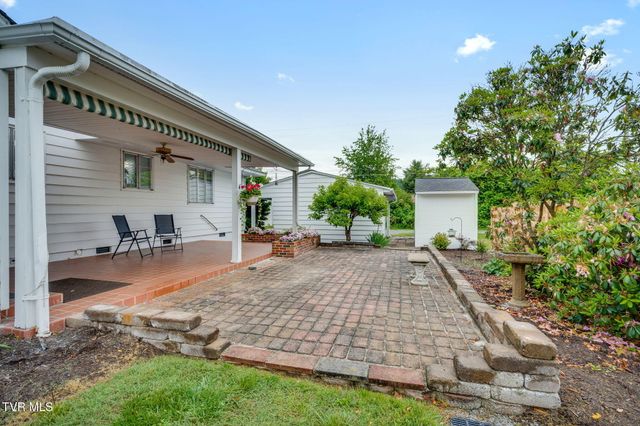 706 East Holston Avenue, Johnson City, TN 37601