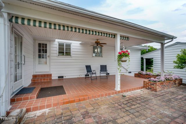 706 East Holston Avenue, Johnson City, TN 37601