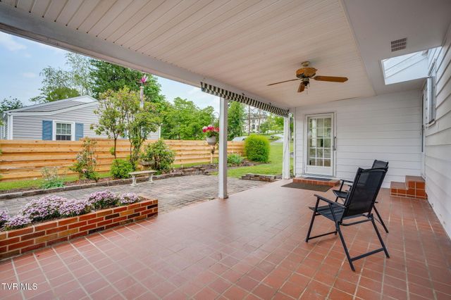 706 East Holston Avenue, Johnson City, TN 37601