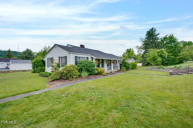 706 East Holston Avenue, Johnson City, TN 37601