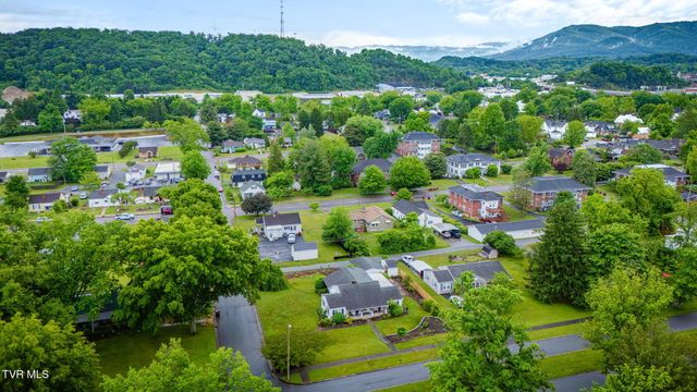706 East Holston Avenue, Johnson City, TN 37601