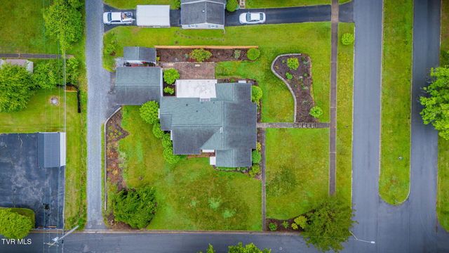706 East Holston Avenue, Johnson City, TN 37601