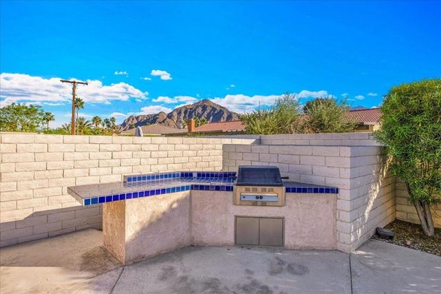 50915 Paloma Court, La Quinta, CA 92253