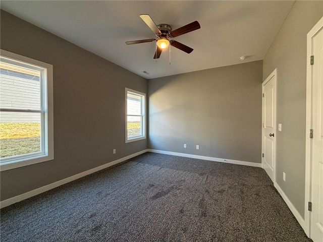 4803 S Creek Woods Drive, St Joseph, MO 64507