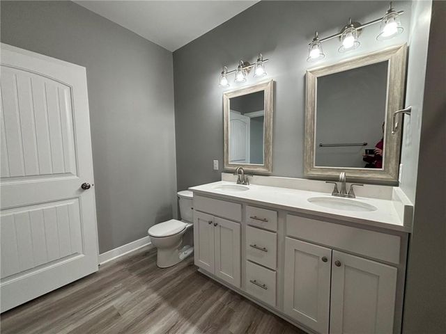 4803 S Creek Woods Drive, St Joseph, MO 64507