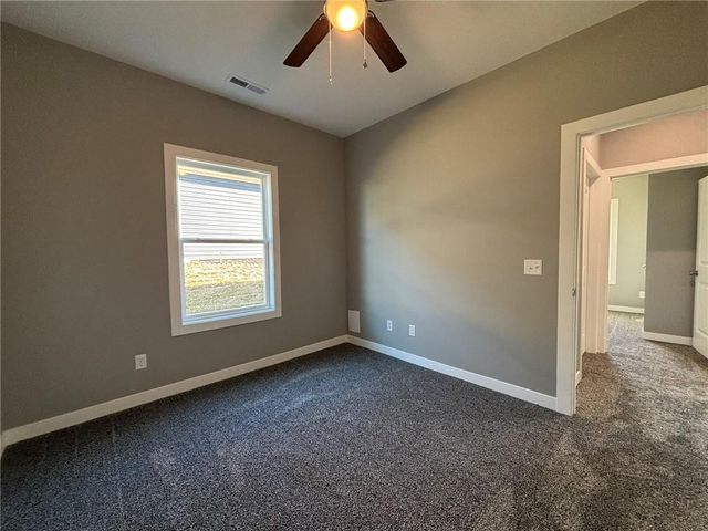 4803 S Creek Woods Drive, St Joseph, MO 64507