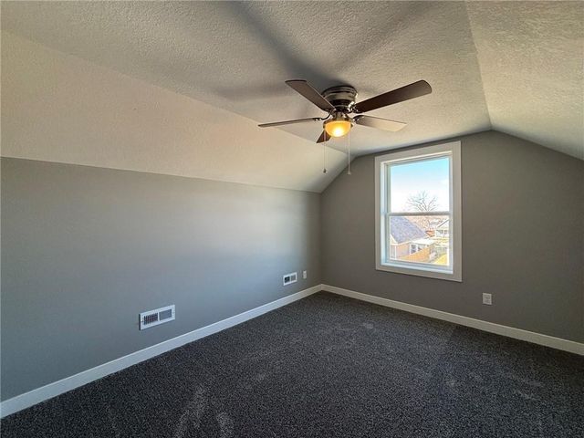 4803 S Creek Woods Drive, St Joseph, MO 64507