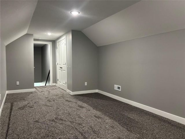 4803 S Creek Woods Drive, St Joseph, MO 64507