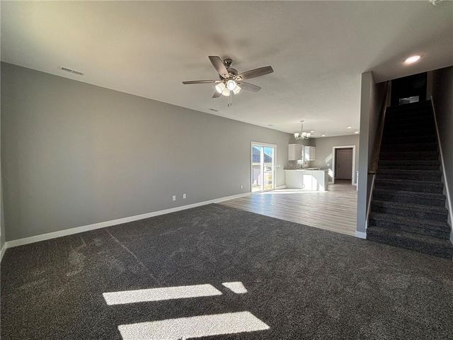 4803 S Creek Woods Drive, St Joseph, MO 64507