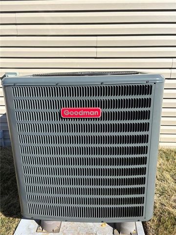 4803 S Creek Woods Drive, St Joseph, MO 64507