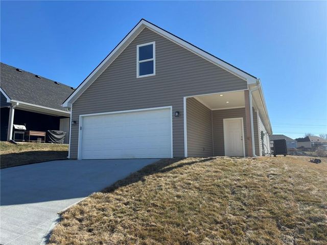 4803 S Creek Woods Drive, St Joseph, MO 64507