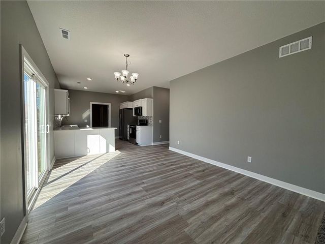 4803 S Creek Woods Drive, St Joseph, MO 64507