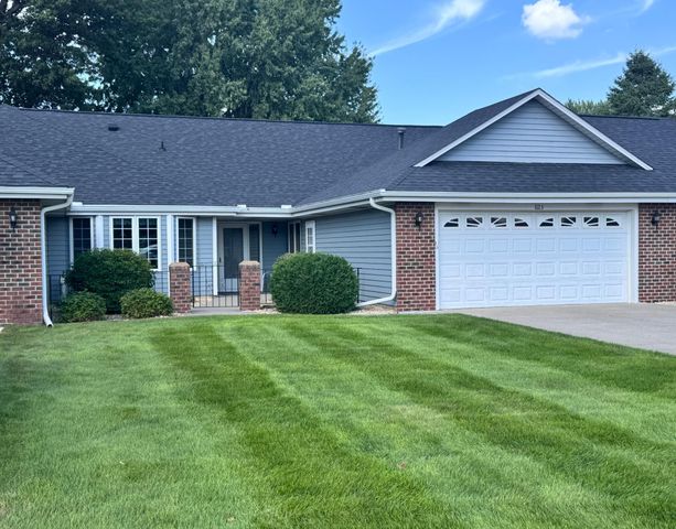 1123 Lois Court, Shoreview, MN 55126