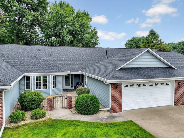 1123 Lois Court, Shoreview, MN 55126