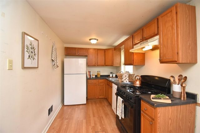 121 Glencoe Drive, West Mifflin, PA 15122