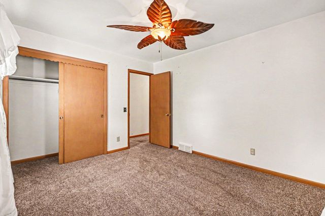 3105 AVENUE I, Council Bluffs, IA 51501