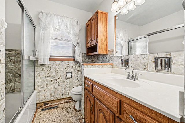 3105 AVENUE I, Council Bluffs, IA 51501