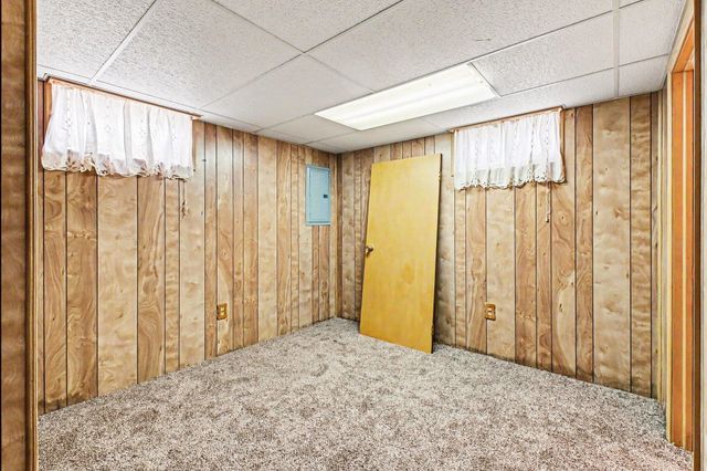 3105 AVENUE I, Council Bluffs, IA 51501