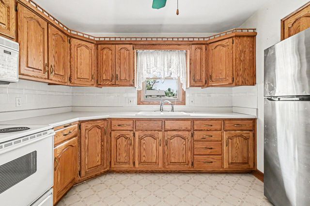 3105 AVENUE I, Council Bluffs, IA 51501