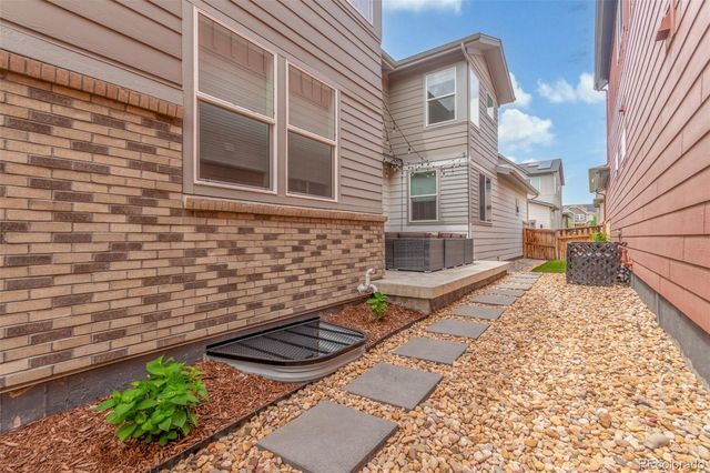 21451 E 60th Avenue, Aurora, CO 80019