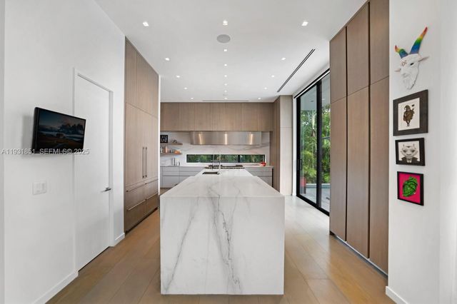 6411 Allison Rd, Miami Beach, FL 33141