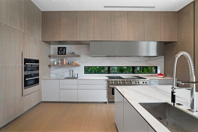 6411 Allison Rd, Miami Beach, FL 33141