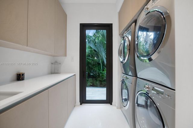 6411 Allison Rd, Miami Beach, FL 33141