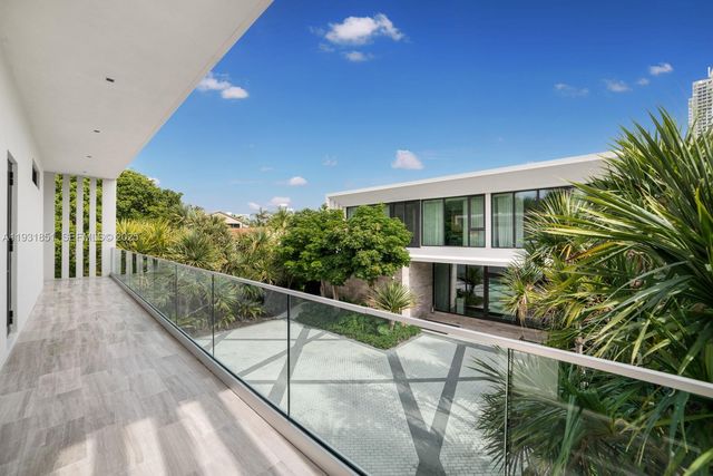 6411 Allison Rd, Miami Beach, FL 33141