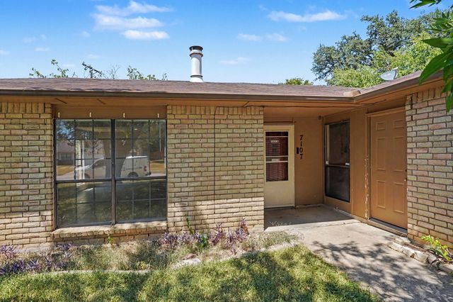 7107 Blackberry Drive, Arlington, TX 76016