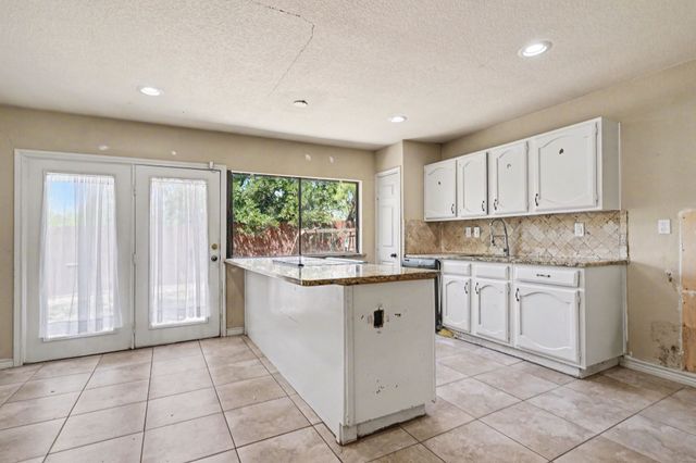 7107 Blackberry Drive, Arlington, TX 76016