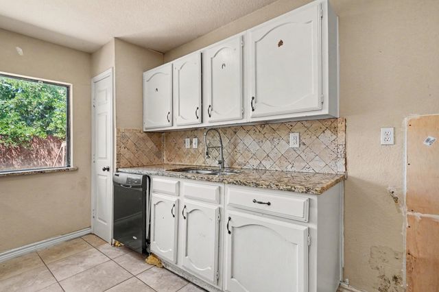 7107 Blackberry Drive, Arlington, TX 76016