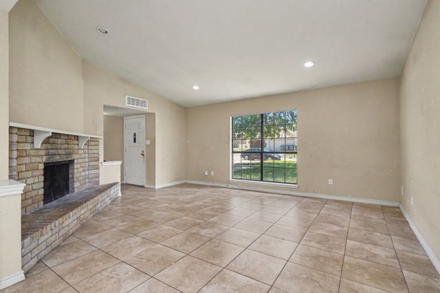 7107 Blackberry Drive, Arlington, TX 76016