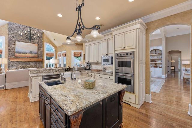 7555 River Crest Drive, Columbus, GA 31904