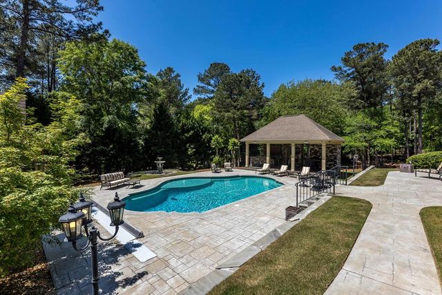 7555 River Crest Drive, Columbus, GA 31904