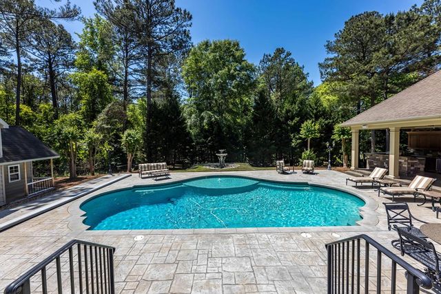 7555 River Crest Drive, Columbus, GA 31904
