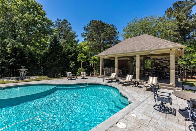 7555 River Crest Drive, Columbus, GA 31904