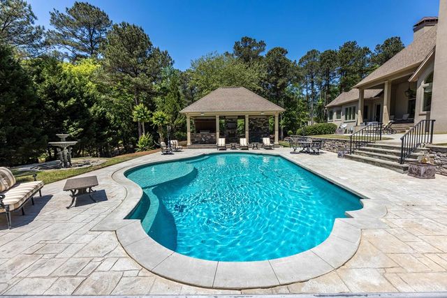7555 River Crest Drive, Columbus, GA 31904