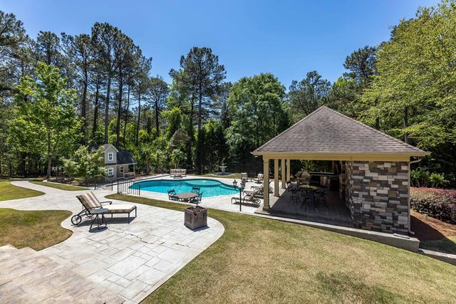 7555 River Crest Drive, Columbus, GA 31904