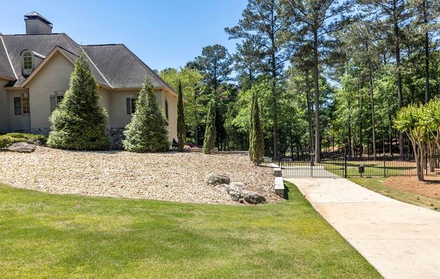 7555 River Crest Drive, Columbus, GA 31904