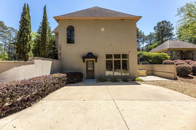 7555 River Crest Drive, Columbus, GA 31904