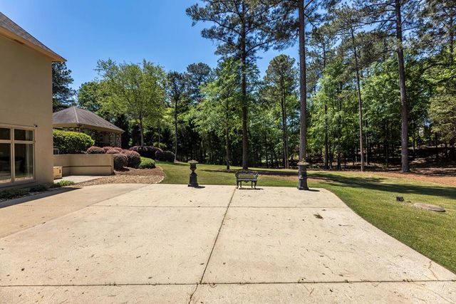 7555 River Crest Drive, Columbus, GA 31904