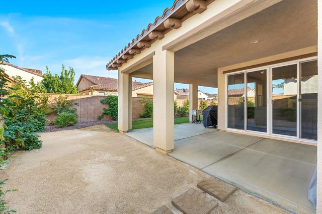 51862 Via Crespi, La Quinta, CA 92253