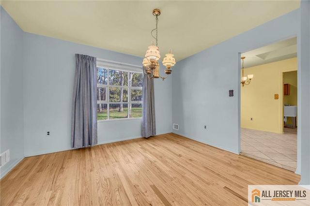 25 Greenwich Road, Edison, NJ 08820