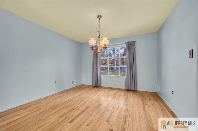 25 Greenwich Road, Edison, NJ 08820