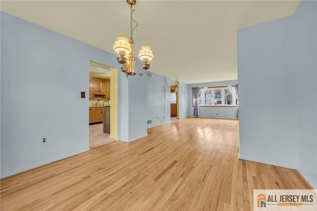 25 Greenwich Road, Edison, NJ 08820