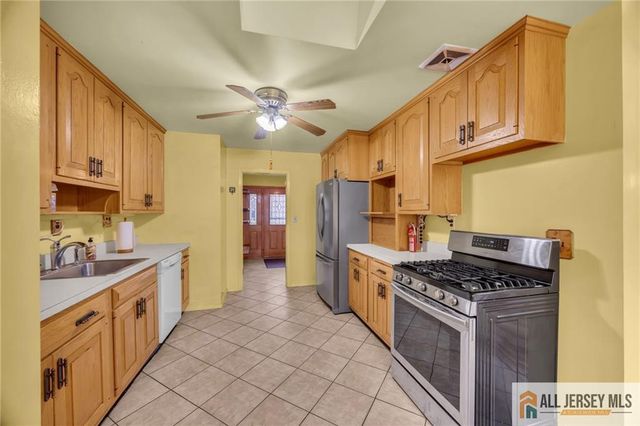 25 Greenwich Road, Edison, NJ 08820