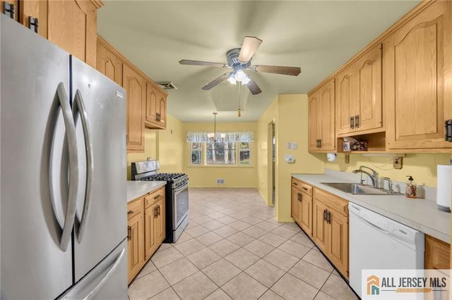 25 Greenwich Road, Edison, NJ 08820