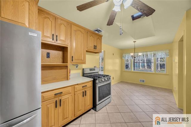 25 Greenwich Road, Edison, NJ 08820