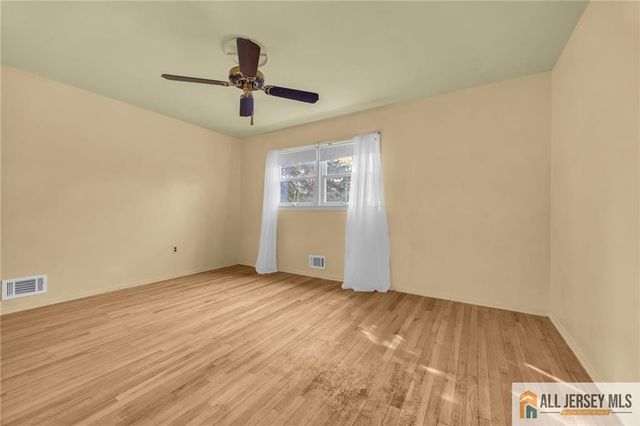 25 Greenwich Road, Edison, NJ 08820